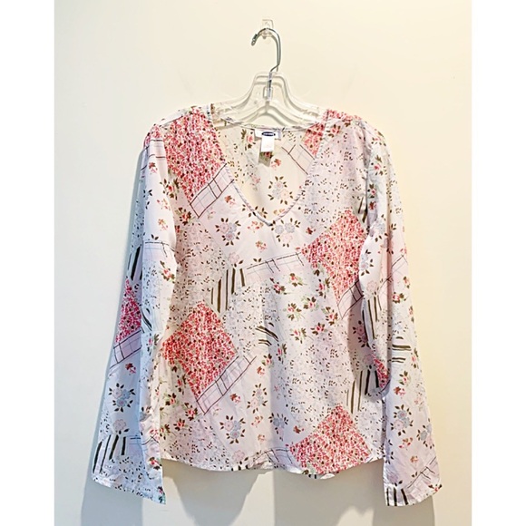 Old Navy Patchwork Floral V-Neck Blouse – Size Large - Picture 1 of 6